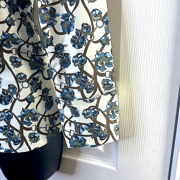 NWT - fresh out the 💼! Journey button, front shirt, printed! Vanilla poppy rein - Picture 9 of 17